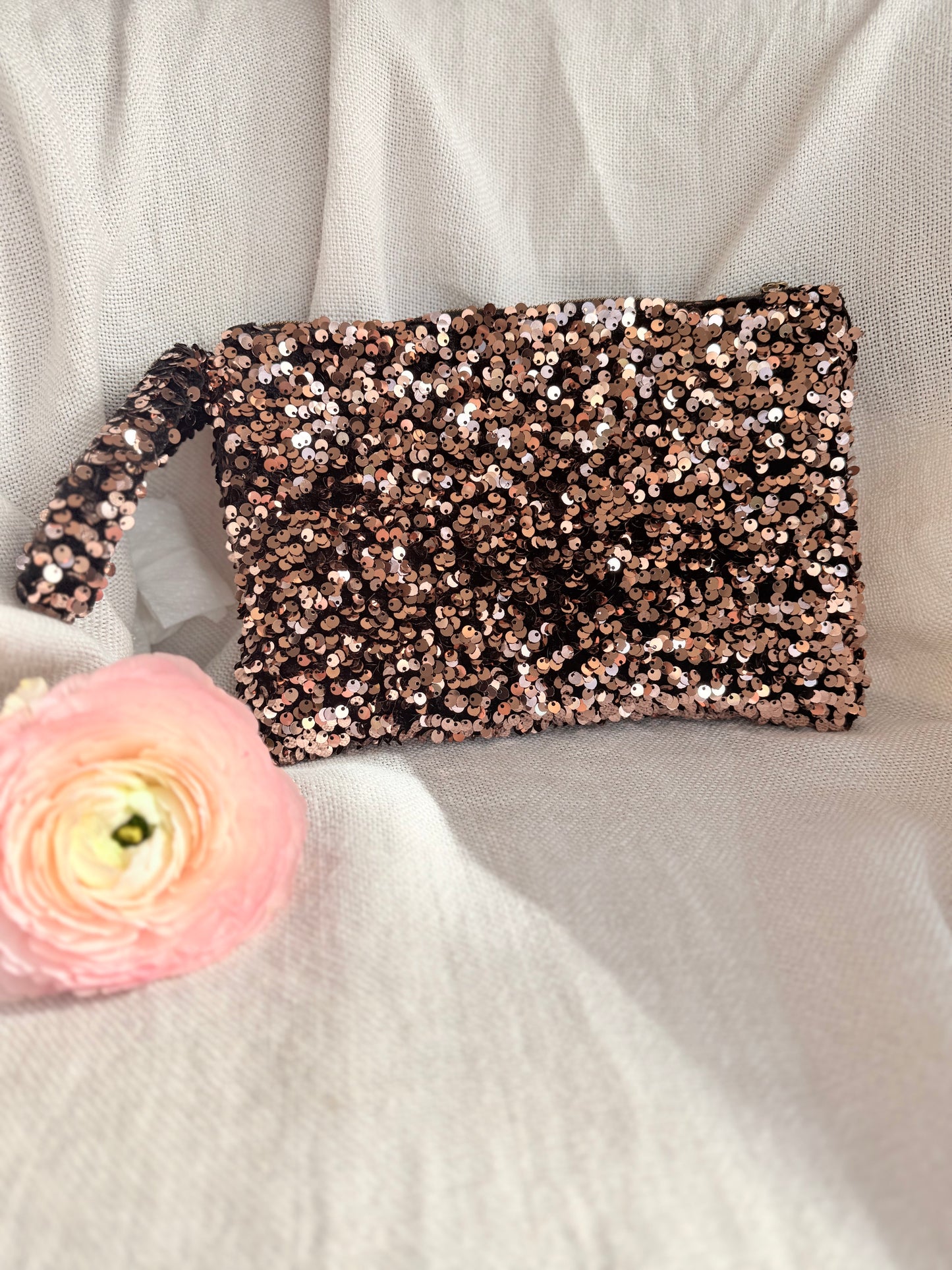 Pochettes en sequins dorés, argentés ou rose gold