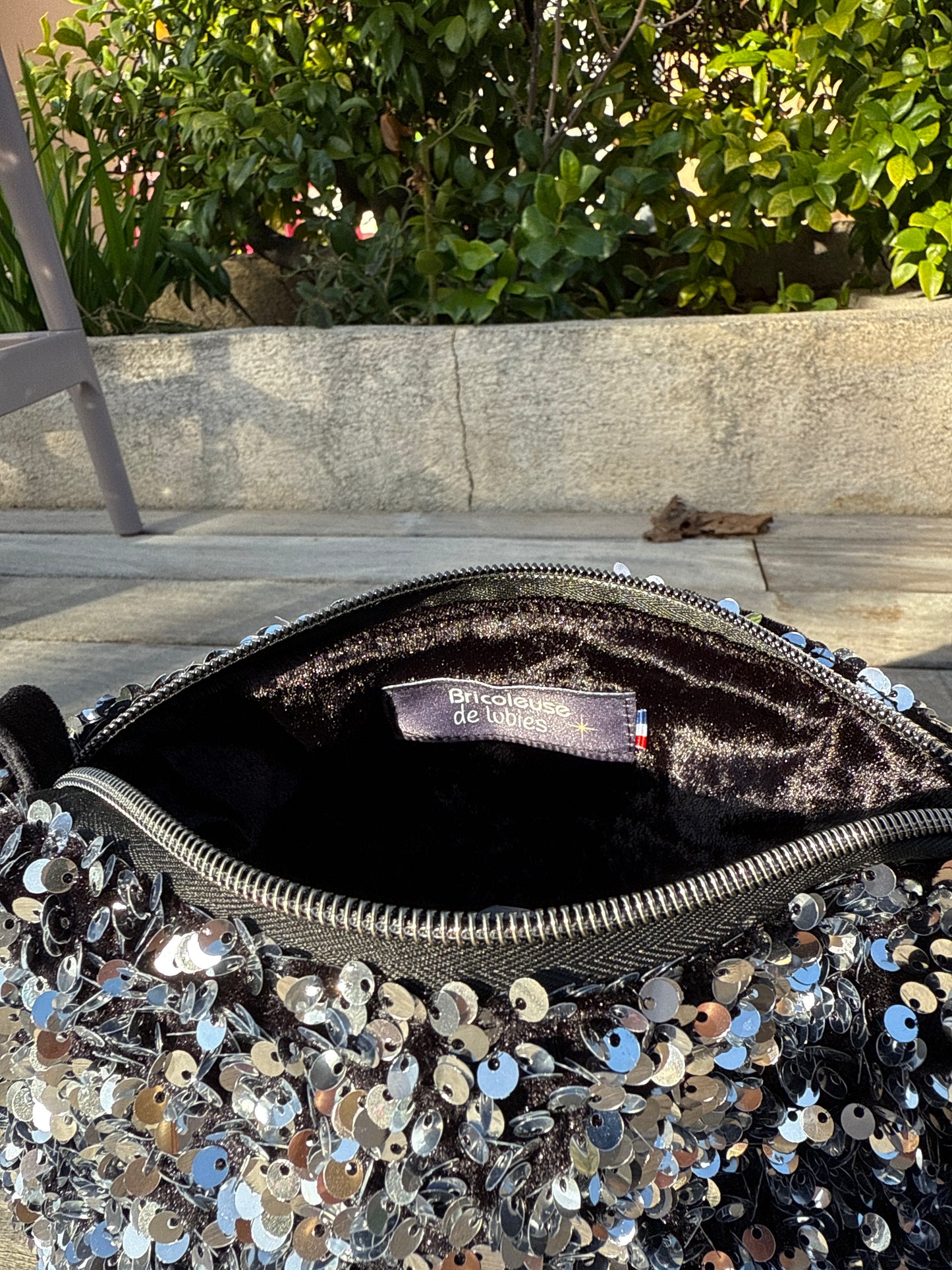 Pochettes sequins argents avec boucles couleur argent