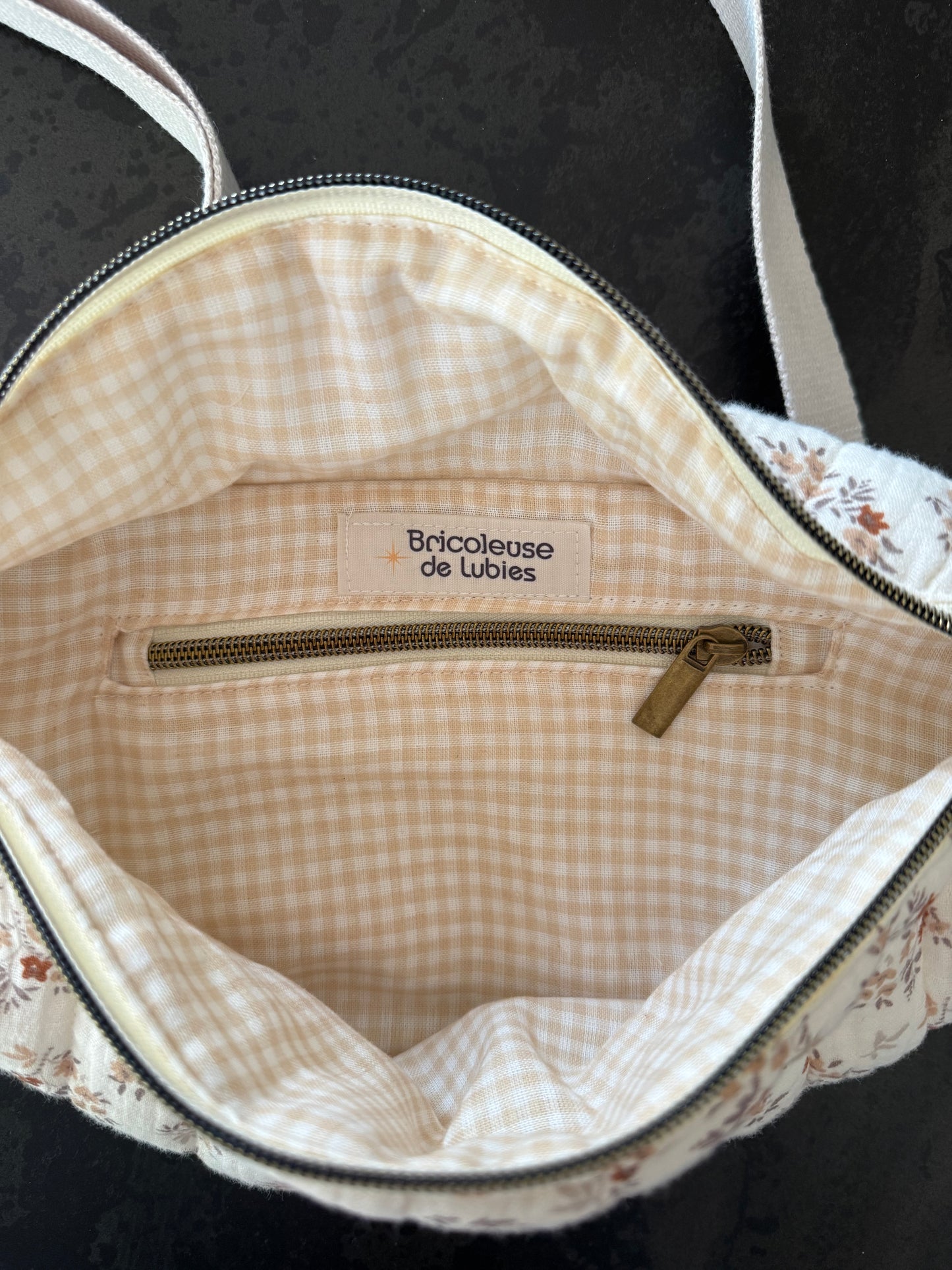 Sac banane en gaze de coton beige fleurie