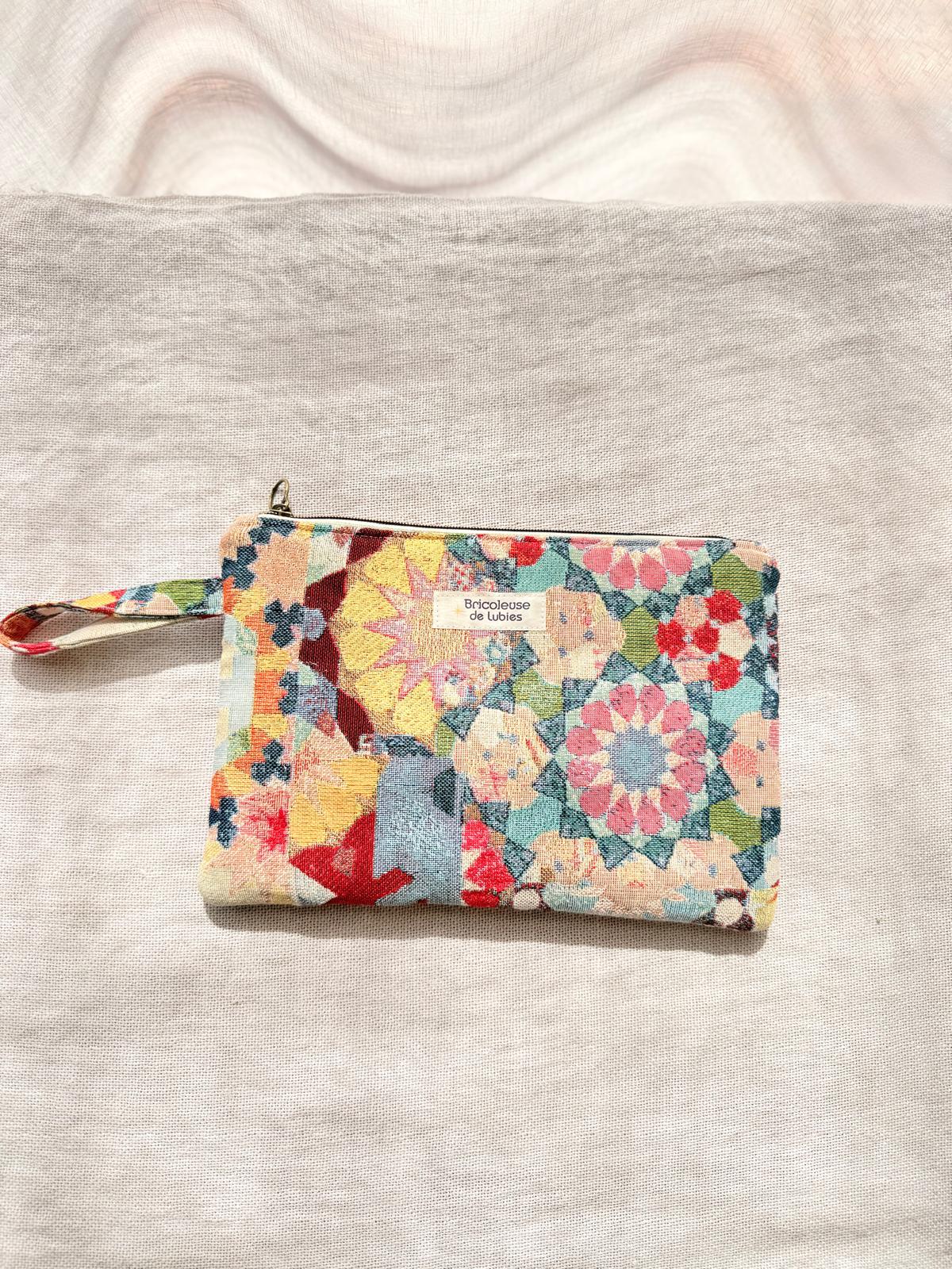 Pochette jacquard multicolore – Motif géométrique