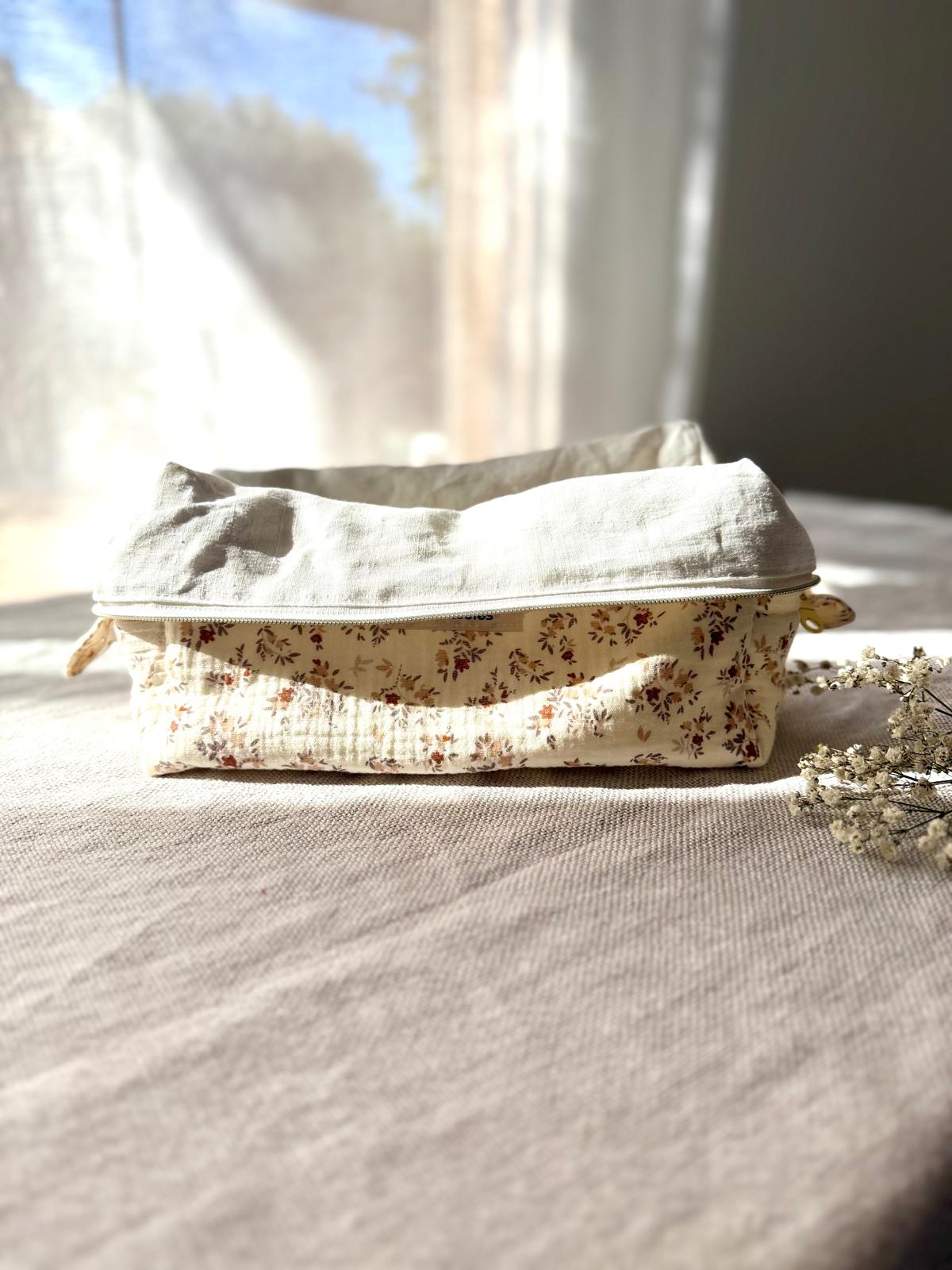 Trousse gaze de coton crème fleuri