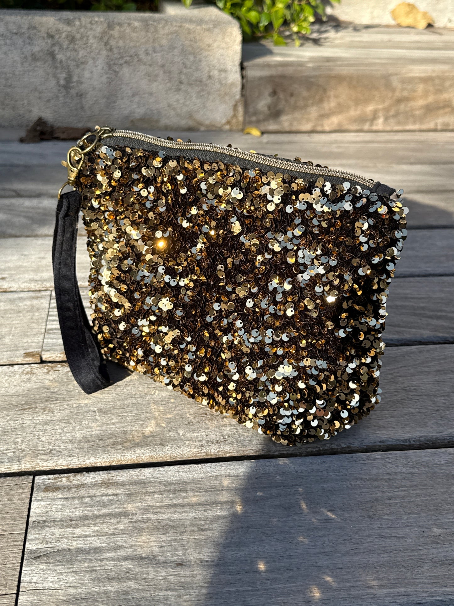 Pochette sequins dorés avec boucle Viel or