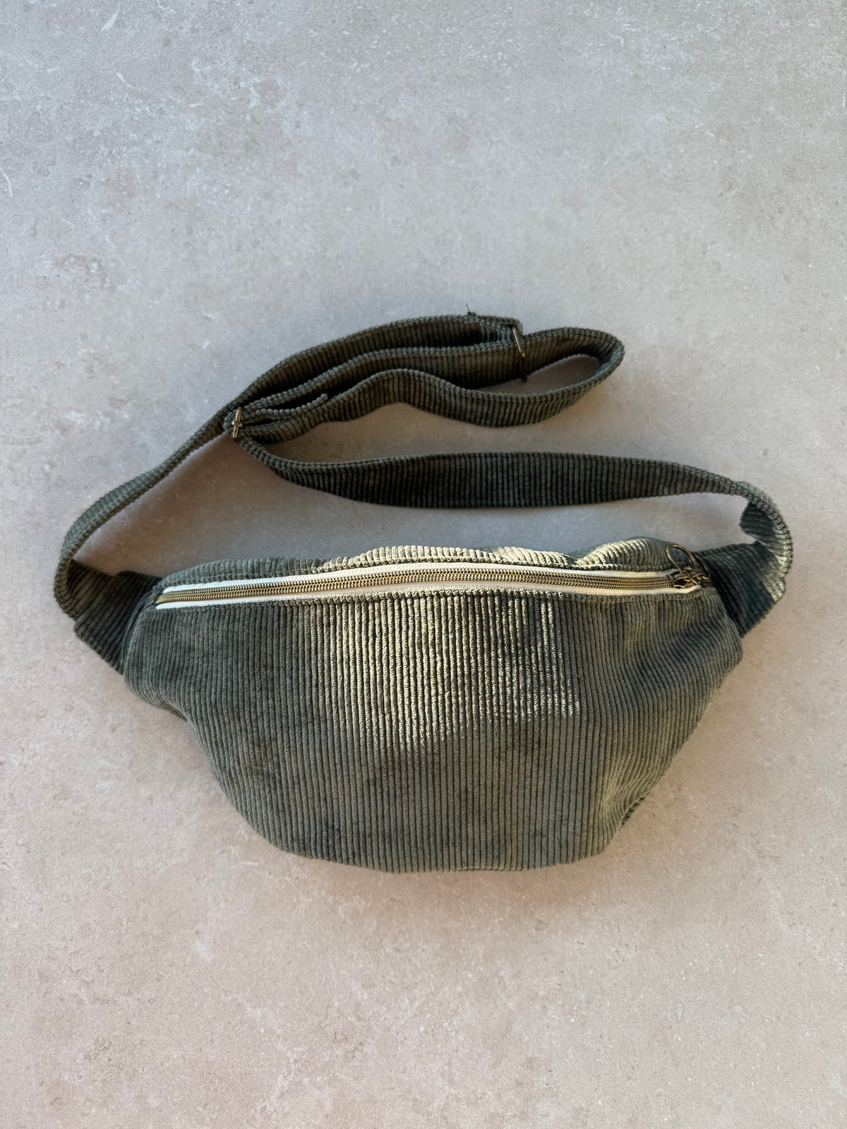 Sac banane velour côtelé kaki