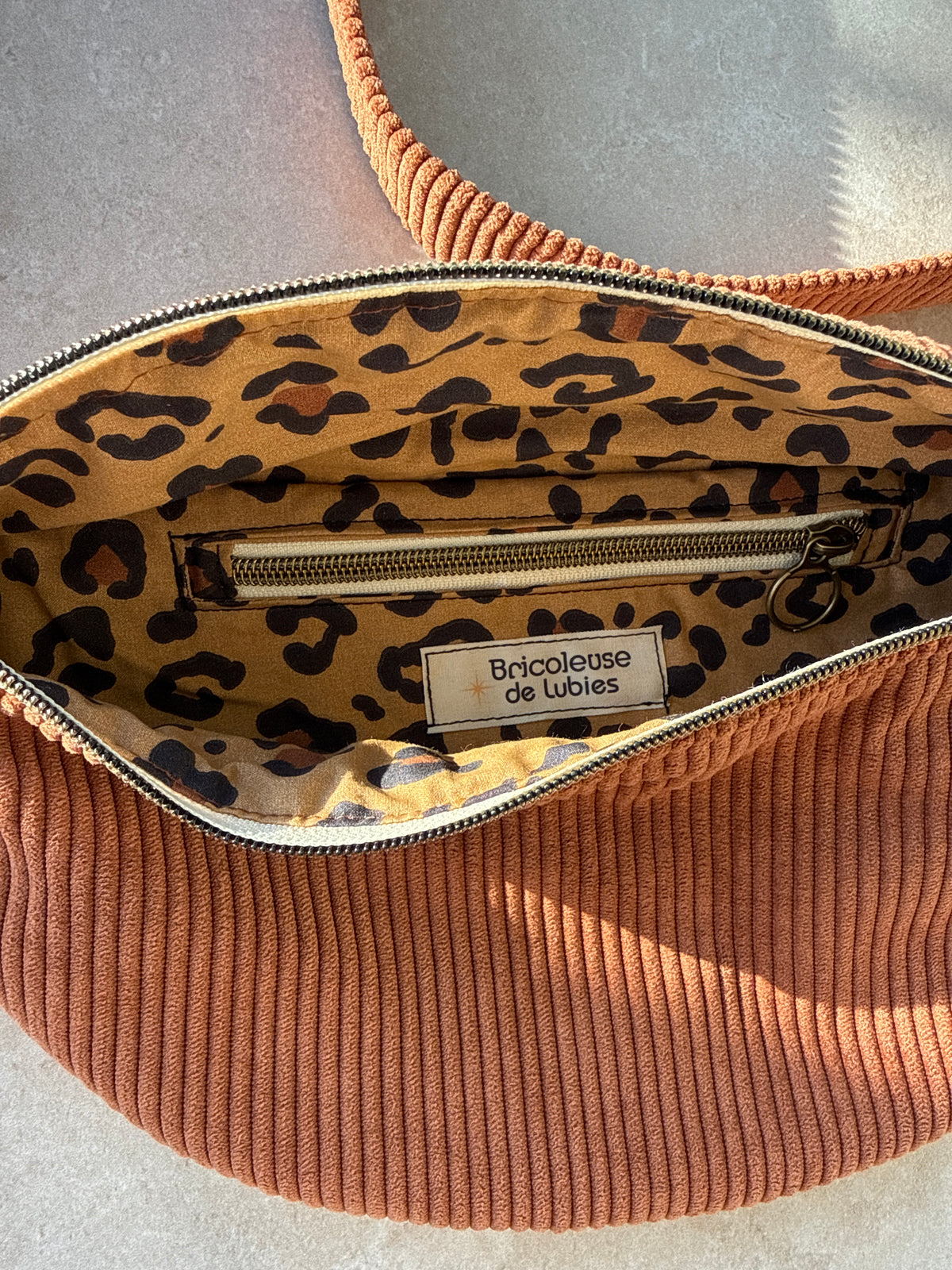 Sac banane velour côtelé marron écureuil